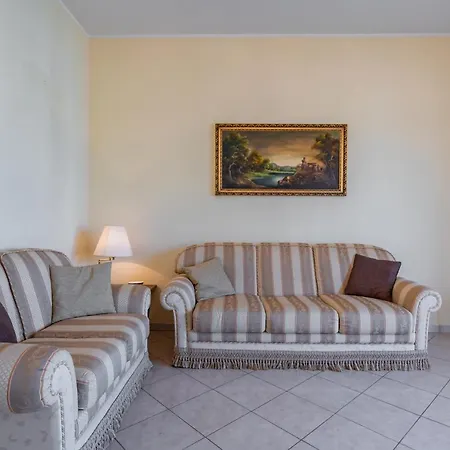 Roomy Flat Near The Sea * Giardini-Naxos
