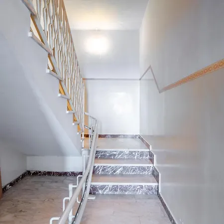 Roomy Flat Near The Sea