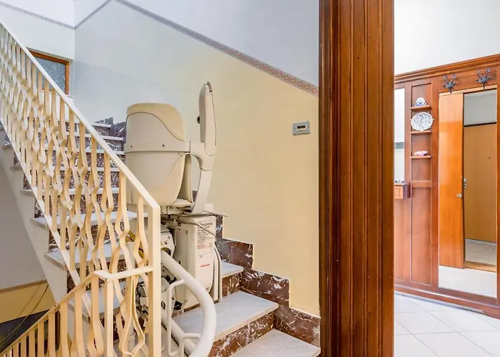 Lägenhet Guesthost - Roomy Flat Near The Sea Giardini Naxos