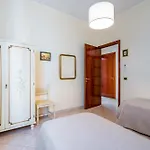 公寓 Guesthost - Roomy Flat Near The Sea