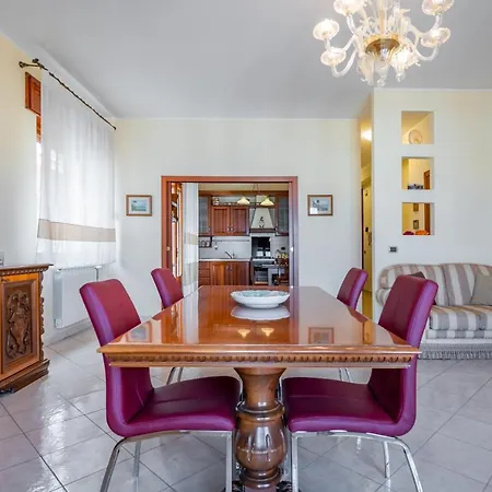 Roomy Flat Near The Sea Appartement