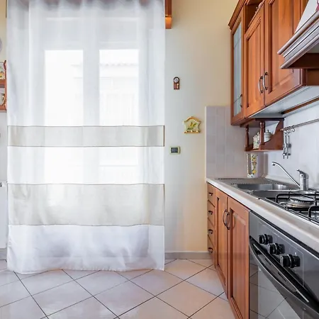 Guesthost - Roomy Flat Near The Sea דירה גיארדיני נאקסוס