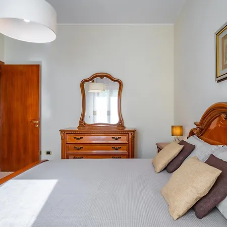 Apartment Roomy Flat Near The Sea *