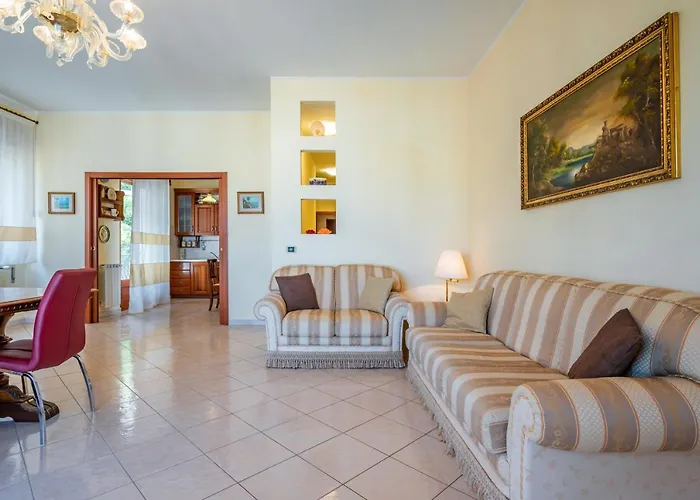 Apartment Guesthost - Roomy Flat Near The Sea